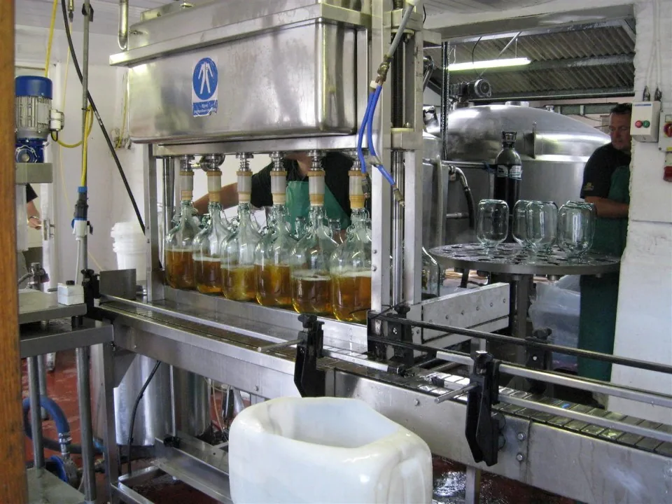 Day 5 healeys cyder production 1